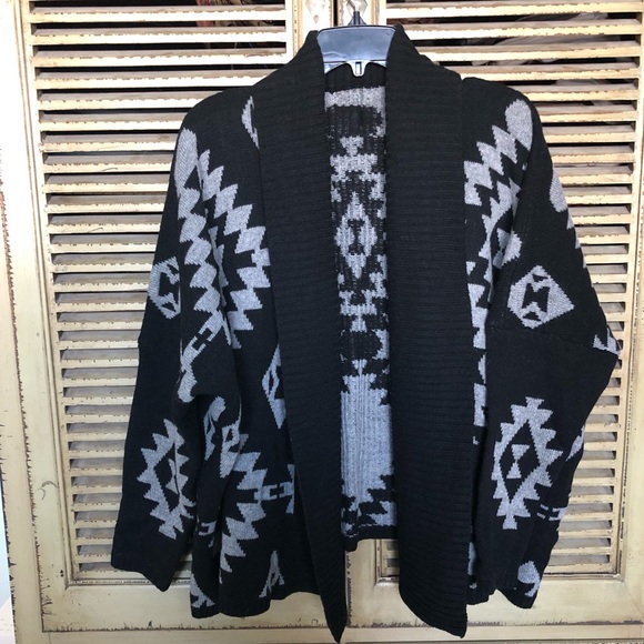 Sweaters - Aztec print oversized cardigan top